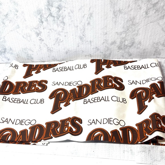 Vintage MLB 1988 San Diego Padres Table Cloth/Wall Hanging. - Picture 4 of 7